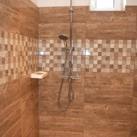 Sodomb Vendeghaz 3* Эгерсалок